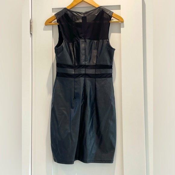 Women’s black short skirt dress - Picture 1 of 3